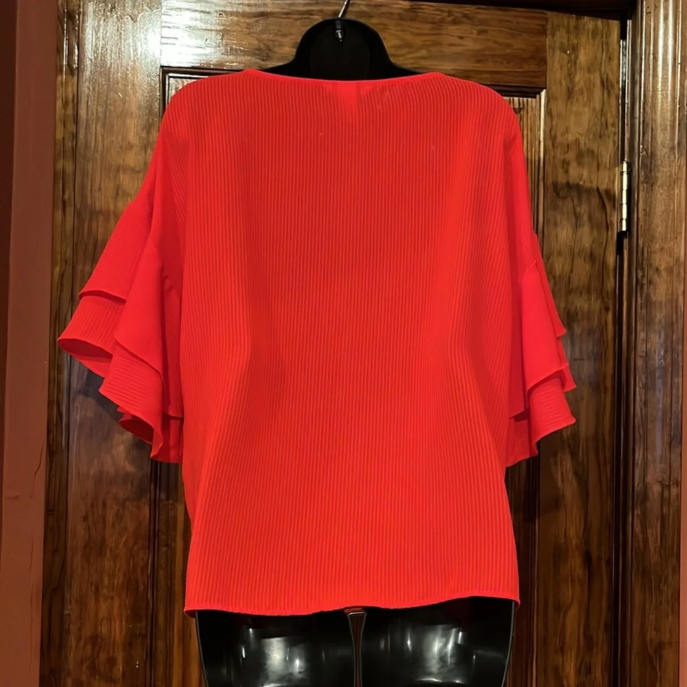 Red Ruffle Bell 3/4 Sleeve Tunic Top - Picture 4 of 7